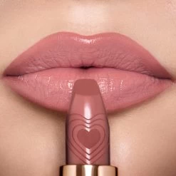 K.I.S.S.I.N.G -Fashion Cosmetics Shop KISSING CHIC PINK CLOSE UP FAIR