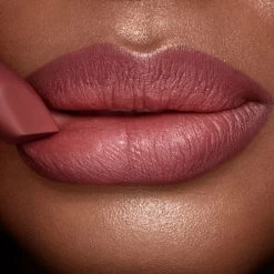 MATTE REVOLUTION -Fashion Cosmetics Shop Matt Rev Pillowtalk Medium Lip Swatch Deep Packshot
